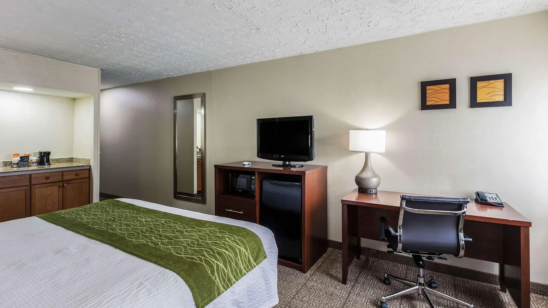 ***  Comfort Inn Medford-Long Island United States