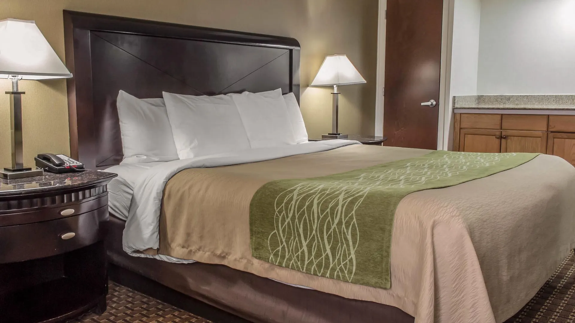 Comfort Inn Medford-Long Island 3*, Medford