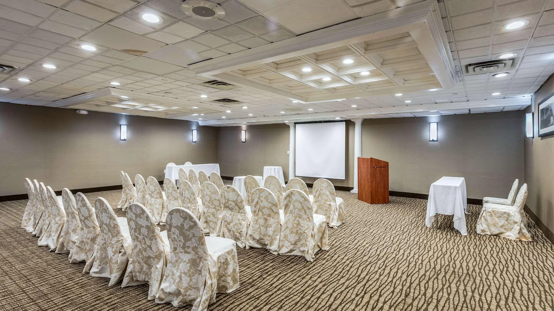 Comfort Inn Medford-Long Island 3*, Medford