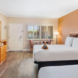 https://anaheim-islander-inn-and-suites.topanaheimhotels.com